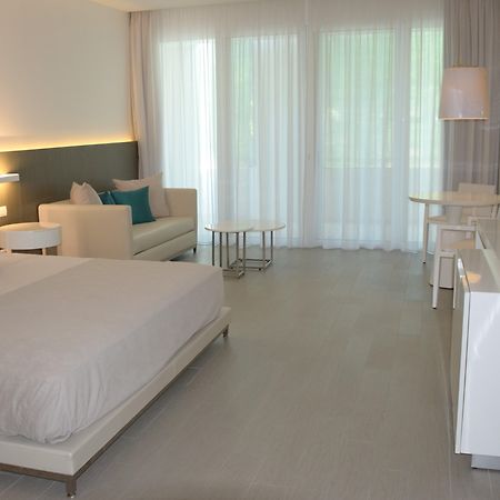 Platinum Yucatan Princess Adults Only Playa del Carmen Exterior photo A room at the hotel