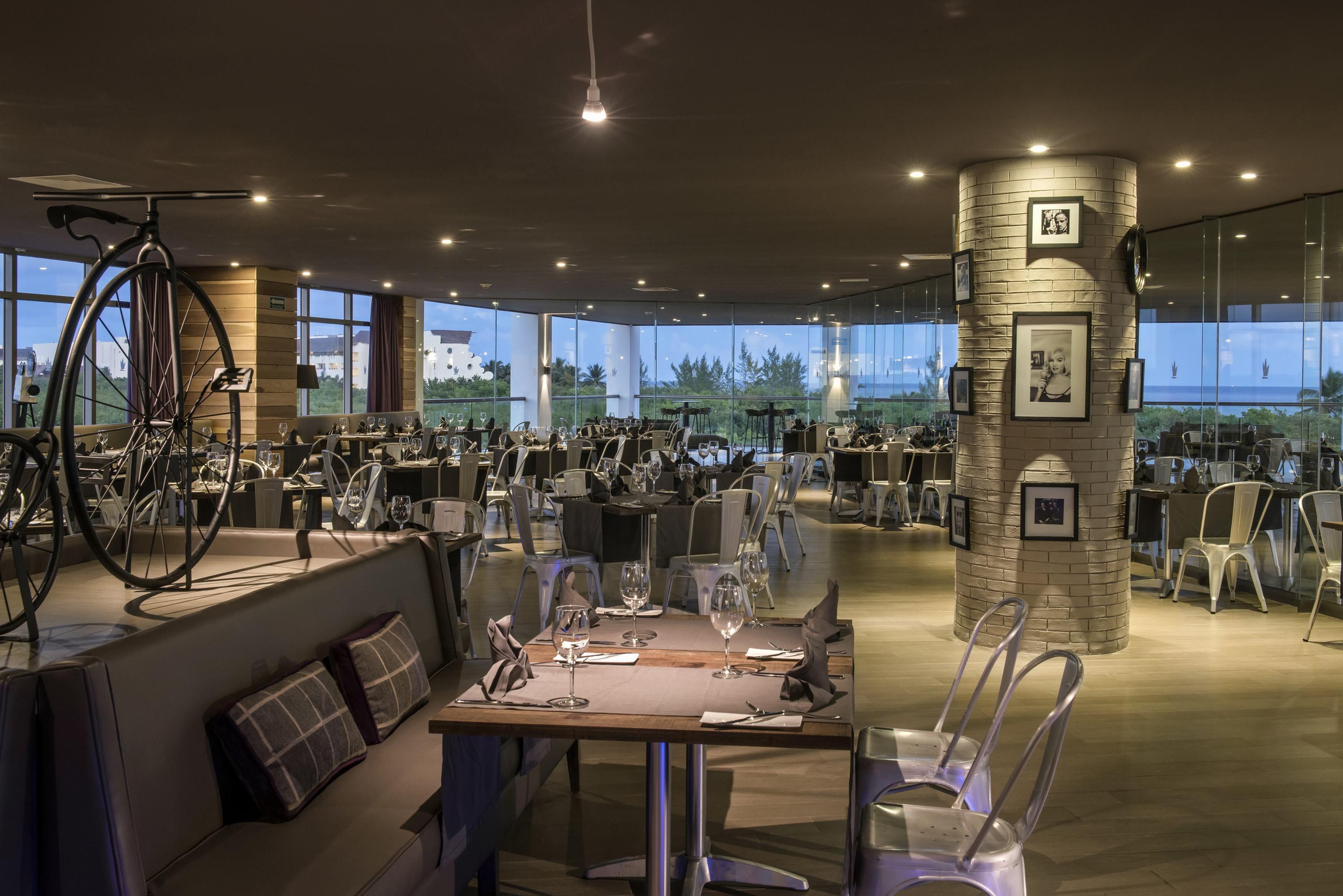 Platinum Yucatan Princess Adults Only Playa del Carmen Exterior photo The restaurant