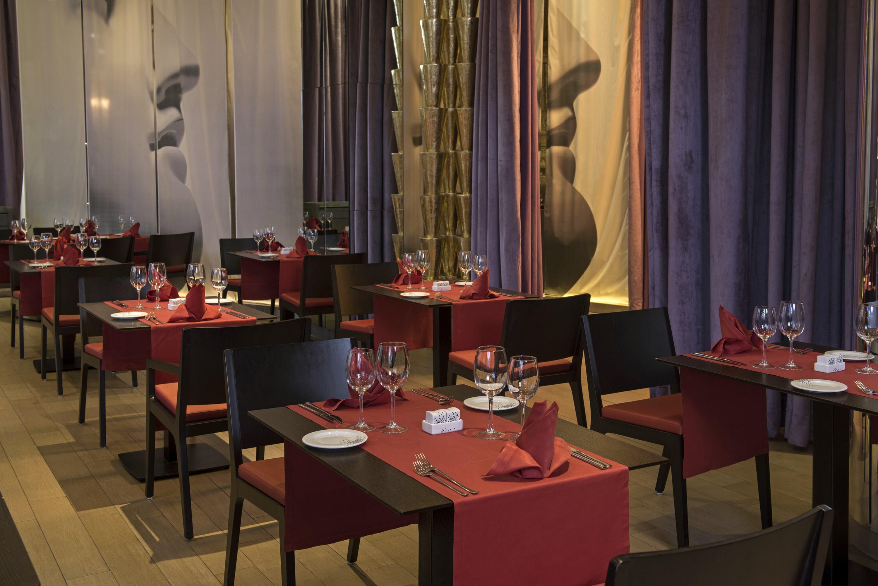 Platinum Yucatan Princess Adults Only Playa del Carmen Exterior photo Restaurant