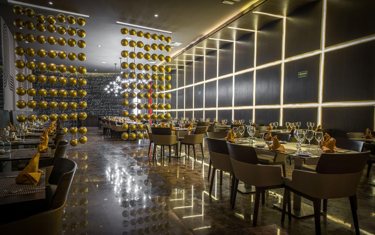 Platinum Yucatan Princess Adults Only Playa del Carmen Exterior photo The interior of the restaurant