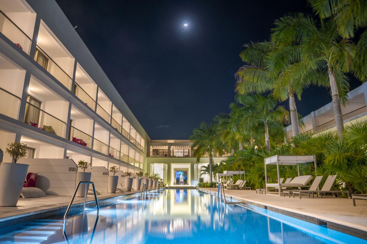 Platinum Yucatan Princess Adults Only Playa del Carmen Exterior photo The pool at the hotel